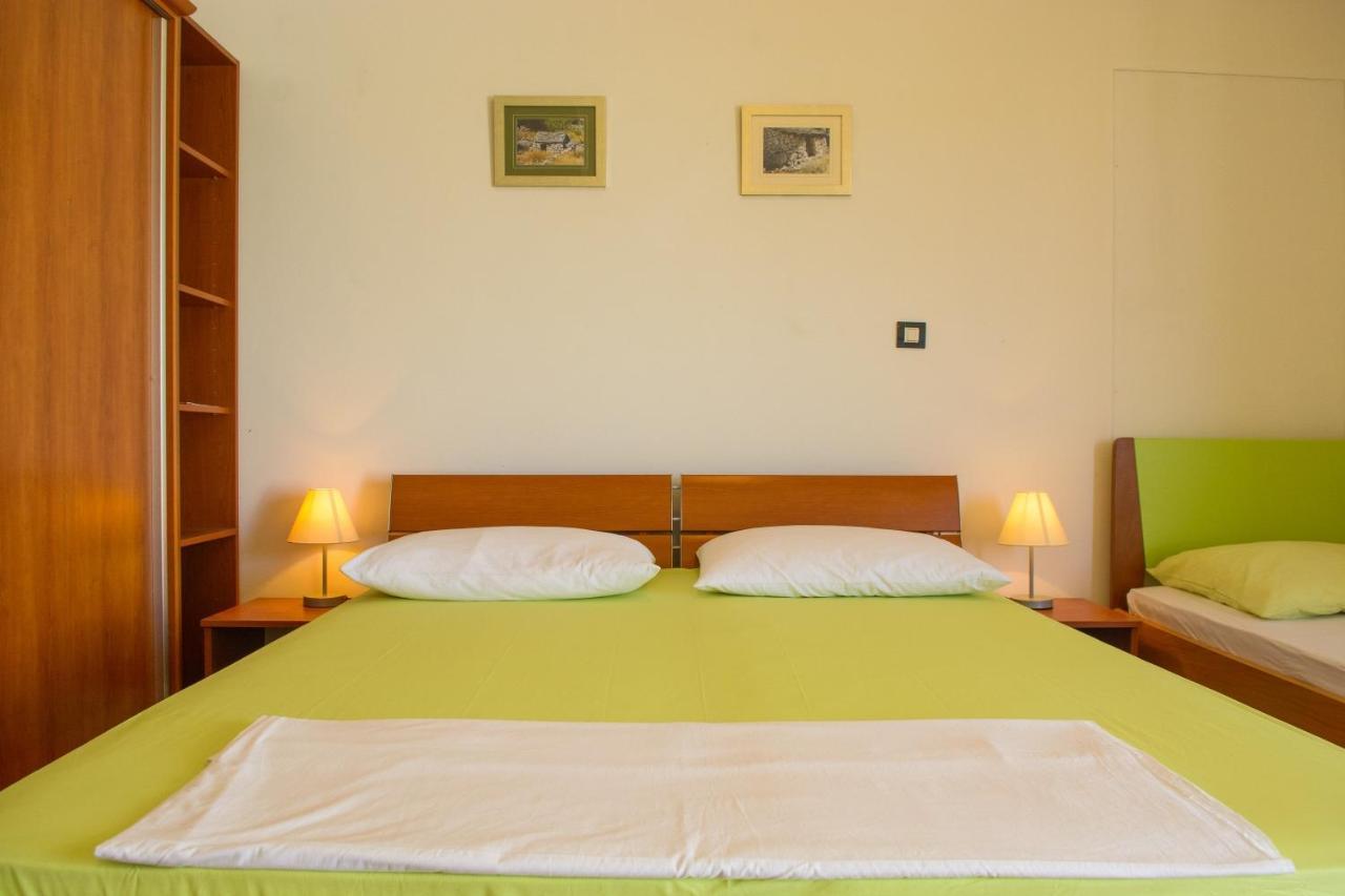 Apartments Marija - By The Sea Рогозница Экстерьер фото