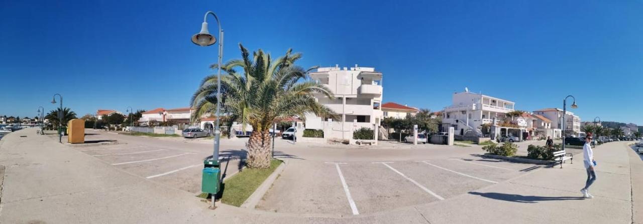 Apartments Marija - By The Sea Рогозница Экстерьер фото