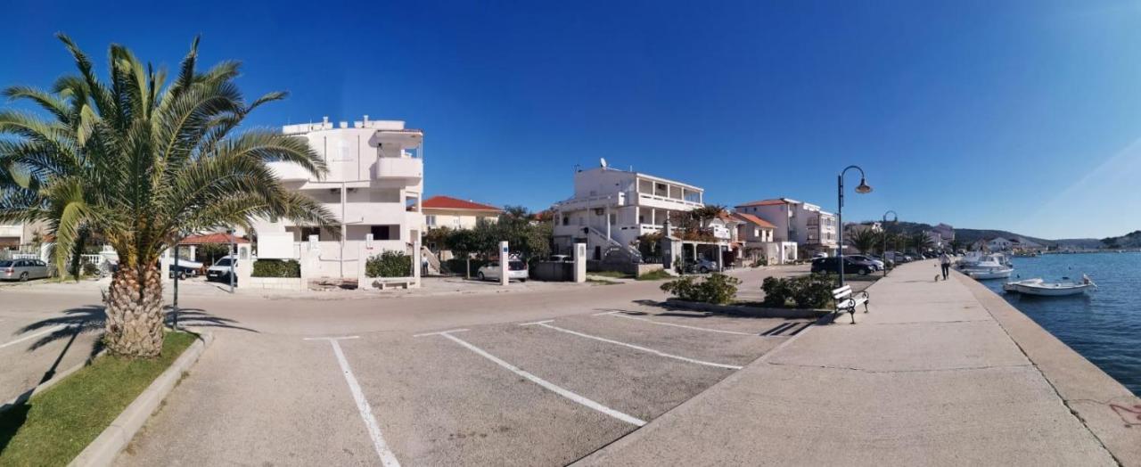 Apartments Marija - By The Sea Рогозница Экстерьер фото